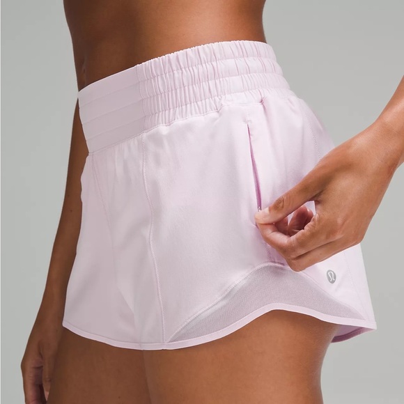Lululemon Hotty Hot High-Rise Lined Short 2.5” Meadowsweet Pink NWT - Picture 1 of 6